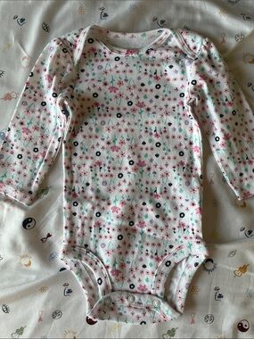 Simple Joys Long-Sleeve Floral One-Piece Bodysuit for Baby - Pink Floral. 3-6M